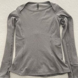 Luluulemon gray herringbone boatneck in size 8